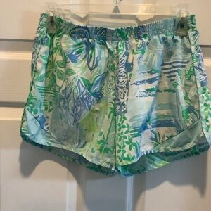 Lilly Pulitzer Tropical Print Athletic Shorts,‎ ocean trail, small